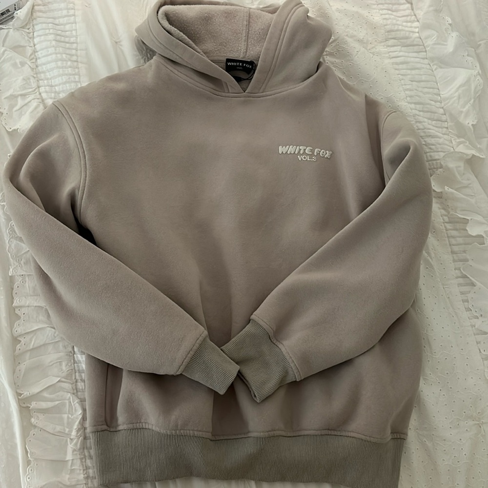 White fox Boutique Hoodie Cream and White Color Perfect Condition Size: XS/S